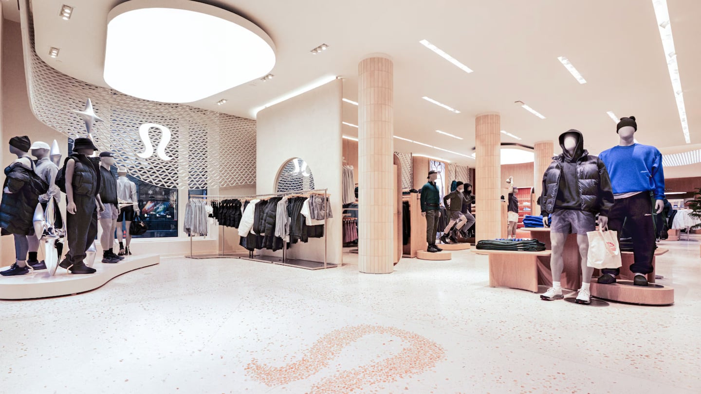 Lululemon manages over 760 company-operated stores